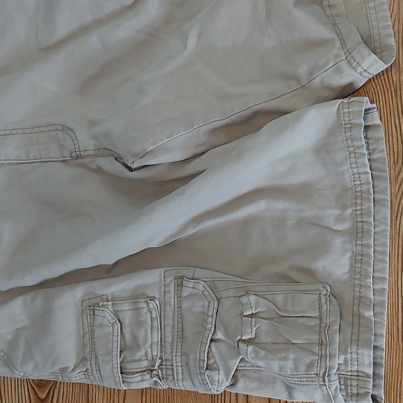 Mens Khaki Cargo Shorts size 36 - Picture 2 of 5